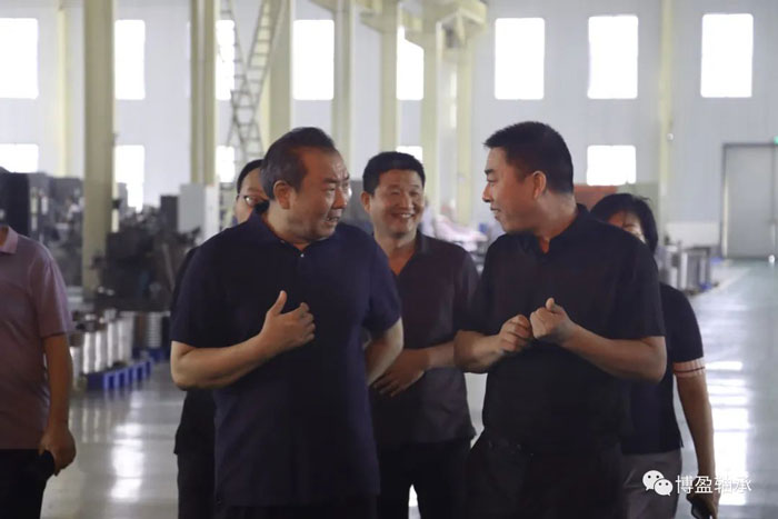 縣政協主席王定澤同志到博盈軸承公司進行調研工作 縣政協主席王定澤同志到博盈軸承公司進行調研工作